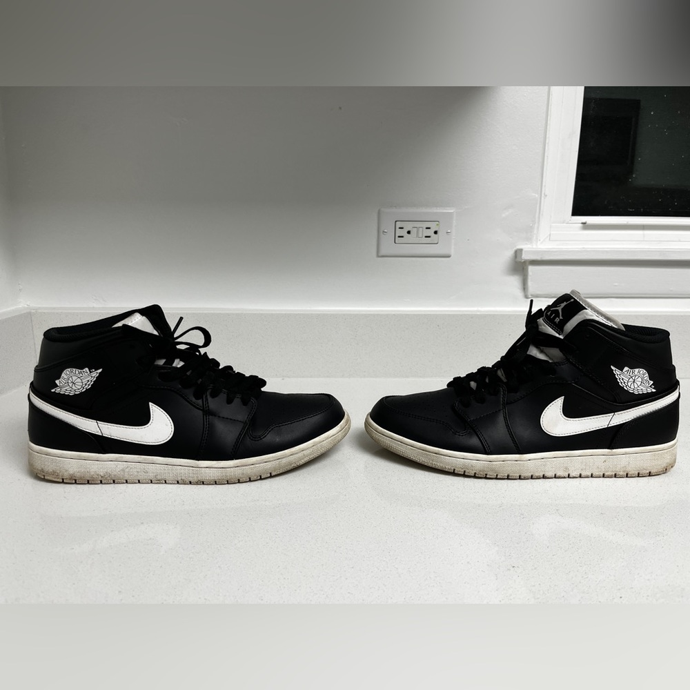 Nike Jordan Retro Mid ‘Black White’ - Size 11.5